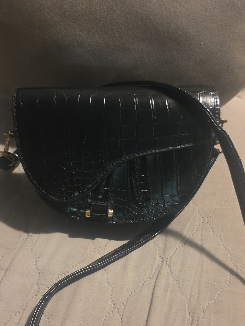 Source Unknown Black Croc-Embossed Saddle Crossbody